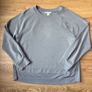 Athleta soft slate gray long sleeve Crewneck Sweatshirt women’s size large L